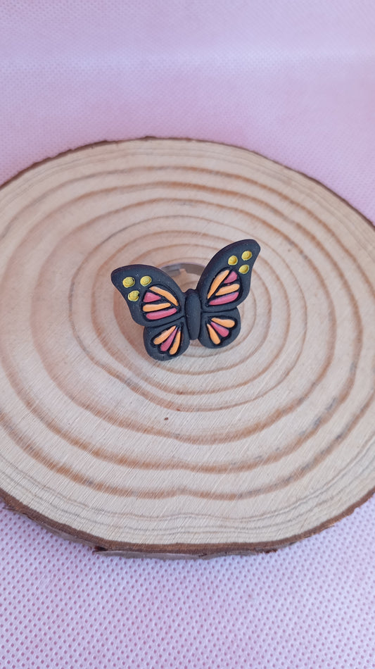 Anillo mariposa negra