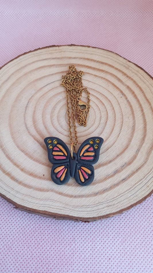 Collar mariposa negra