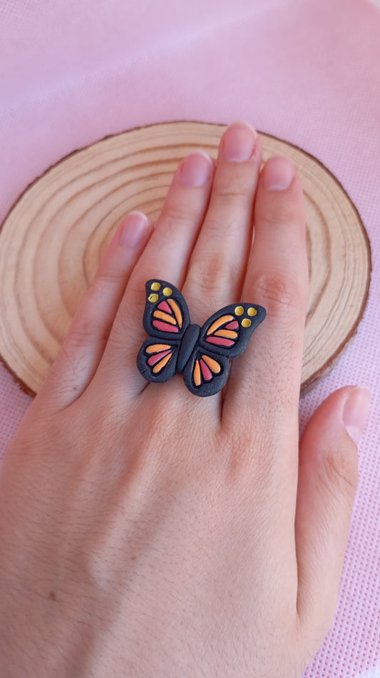 Anillo mariposa negra
